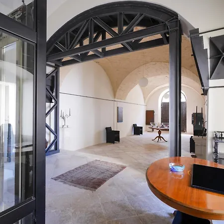 Palazzo Della Torre 004 - Historical Modern 3* Μπάρι