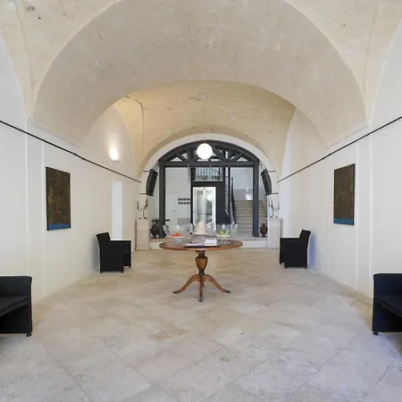 Ξενοδοχείο με διαμερίσματα Palazzo Della Torre 004 - Historical Modern
