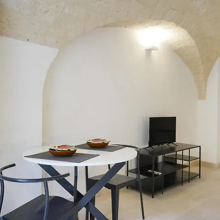 Ξενοδοχείο με διαμερίσματα Palazzo Della Torre 004 - Historical Modern 3*