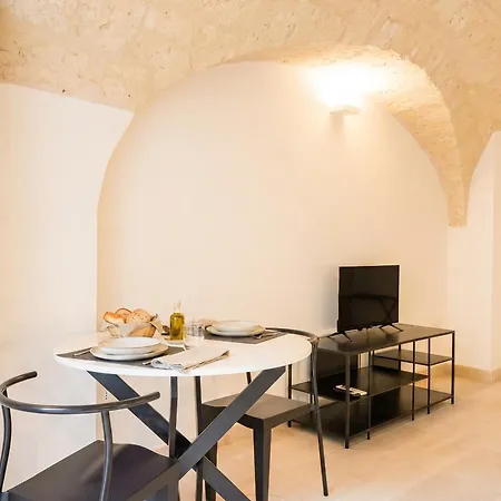 Palazzo Della Torre 004 - Historical Modern 公寓式酒店 3*